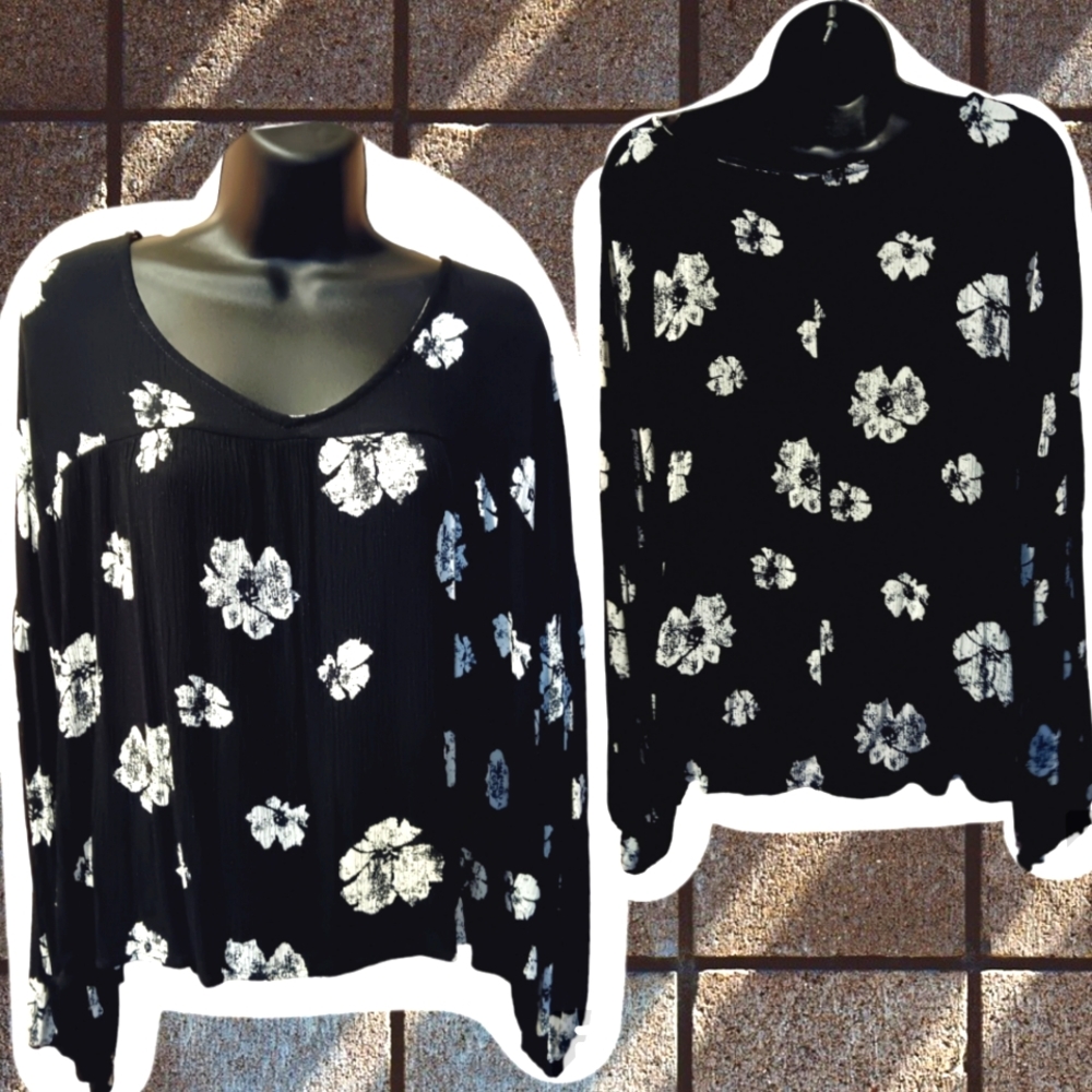 🗺️ Peach Love California Small, Rayon, Boho Floral Blouse Black & Cream, EUC